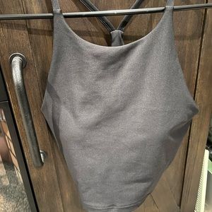 Old navy active black crop top, never worn mint condition.